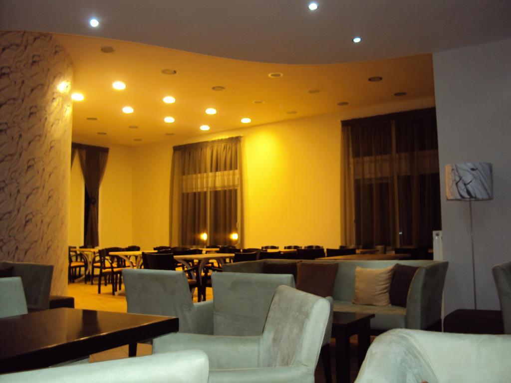 Aitheron Hotel Air Park Zervi Exterior foto