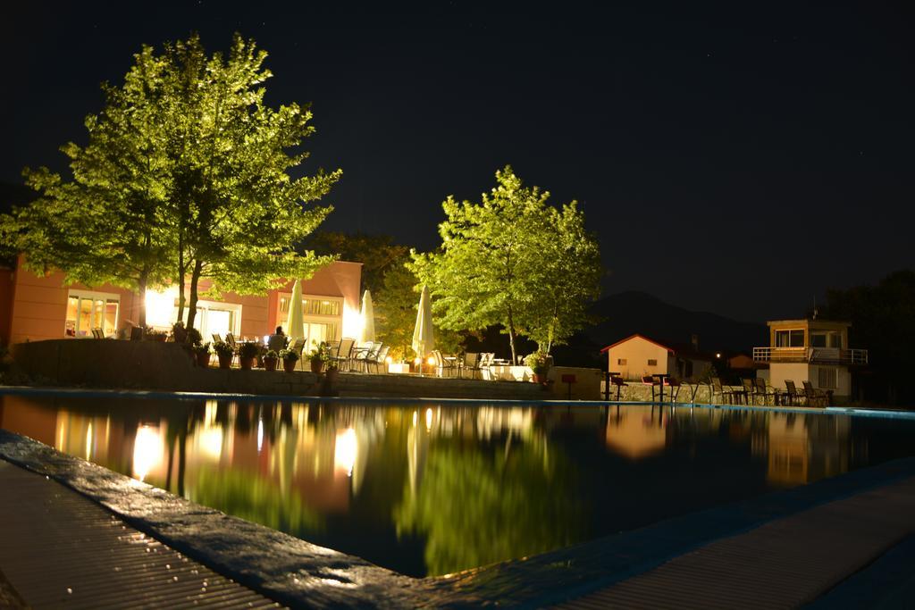 Aitheron Hotel Air Park Zervi Exterior foto